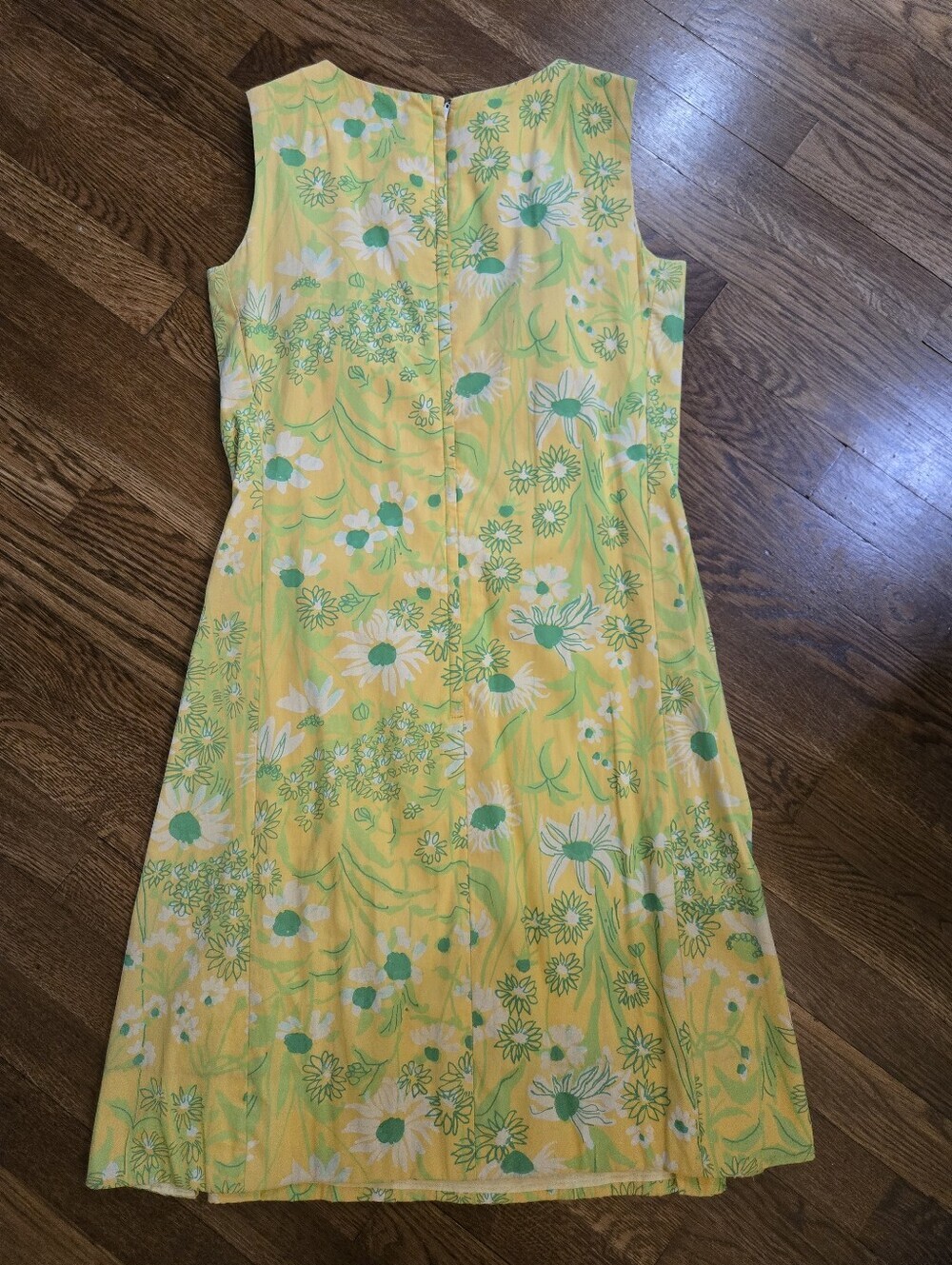 Vintage Lilly Pulitzer “The Lilly” Yellow Daisy Shift Dress 100% Cotton Mod - Picture 2 of 15